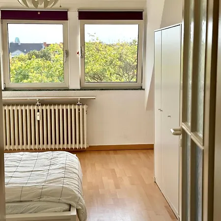 Freshly Renovated, Fully Furnished 2-room With Balcony And Park View In Golzheim *