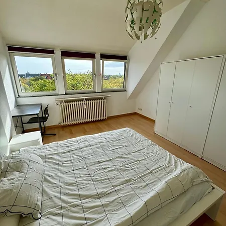 Freshly Renovated, Fully Furnished 2-room With Balcony And Park View In Golzheim Apartment